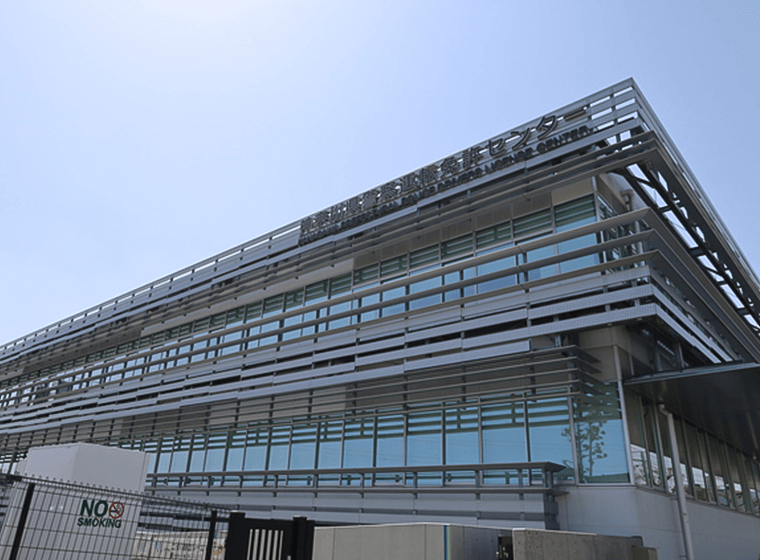 神奈川県警察運転免許センターの外観